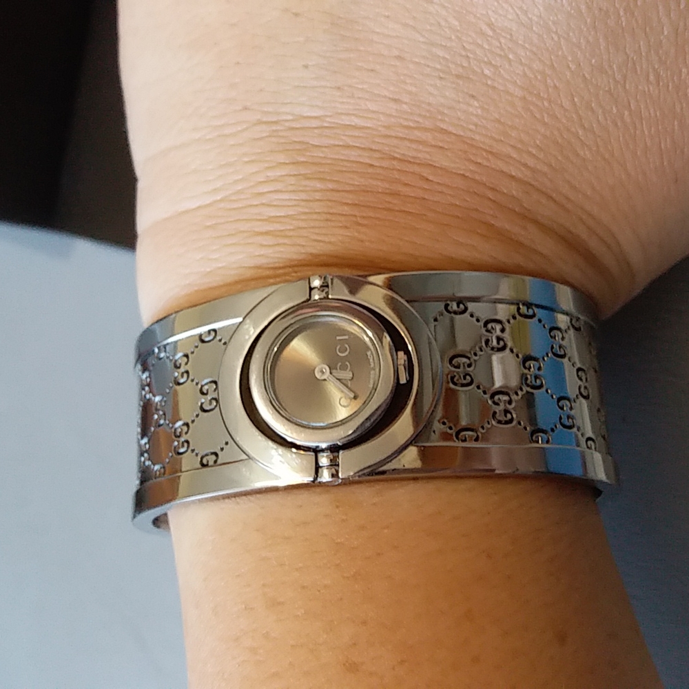 Authentic Euc Gucci Twirl Bangle Watch Swiss Made - image 6